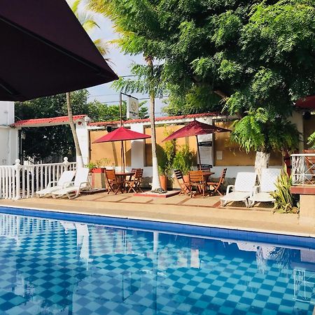 Hotel Maceo Melgar Exterior photo