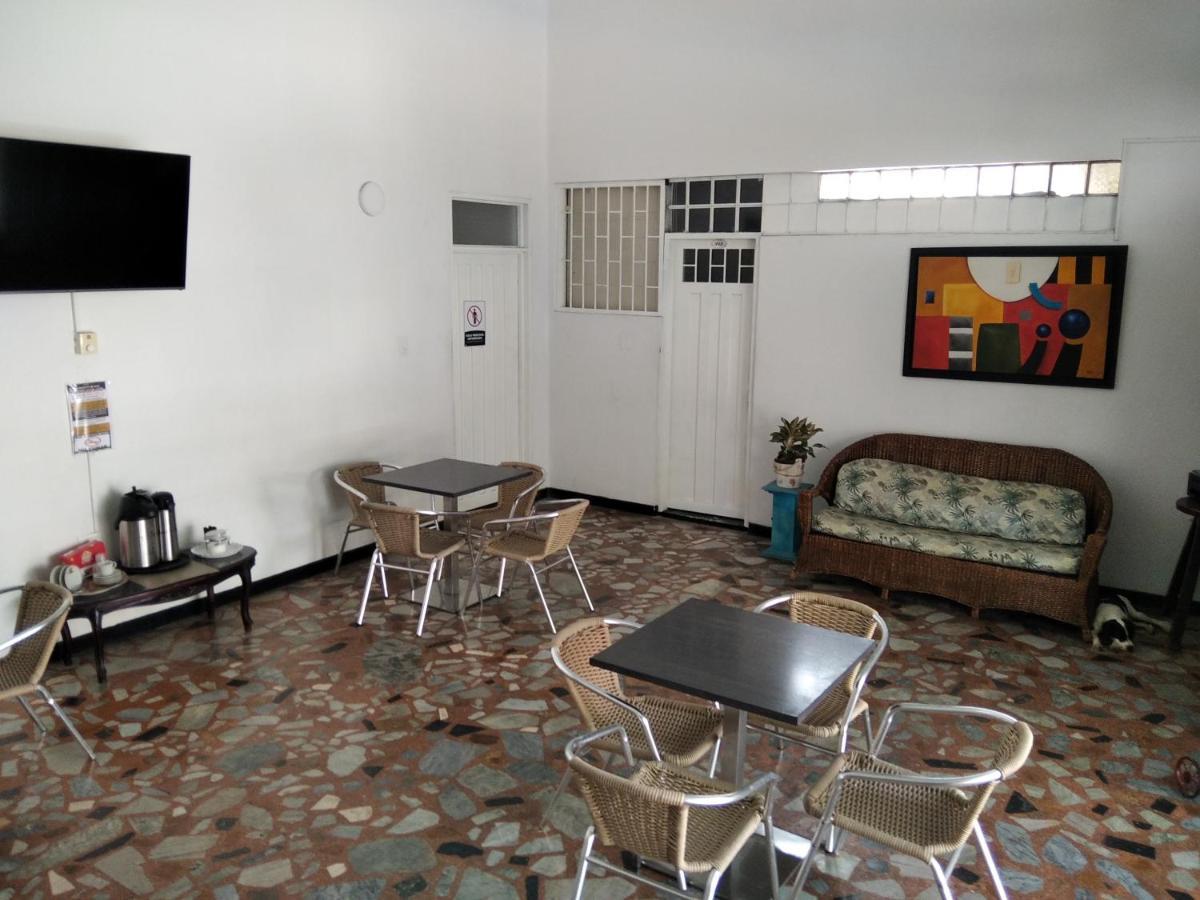 Hotel Maceo Melgar Exterior photo